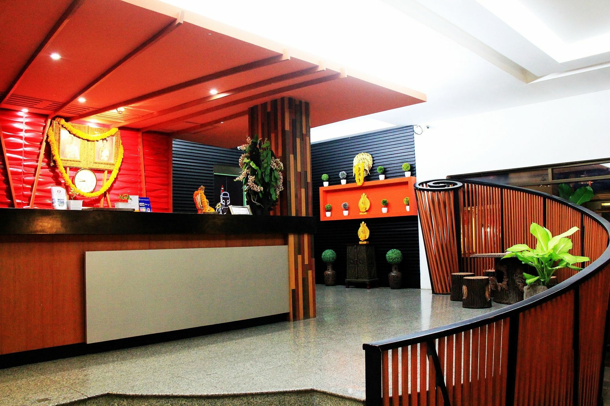 โรงแรมเรือนทิพย์ เชียงราย Ruean Tip Hotel Exterior photo